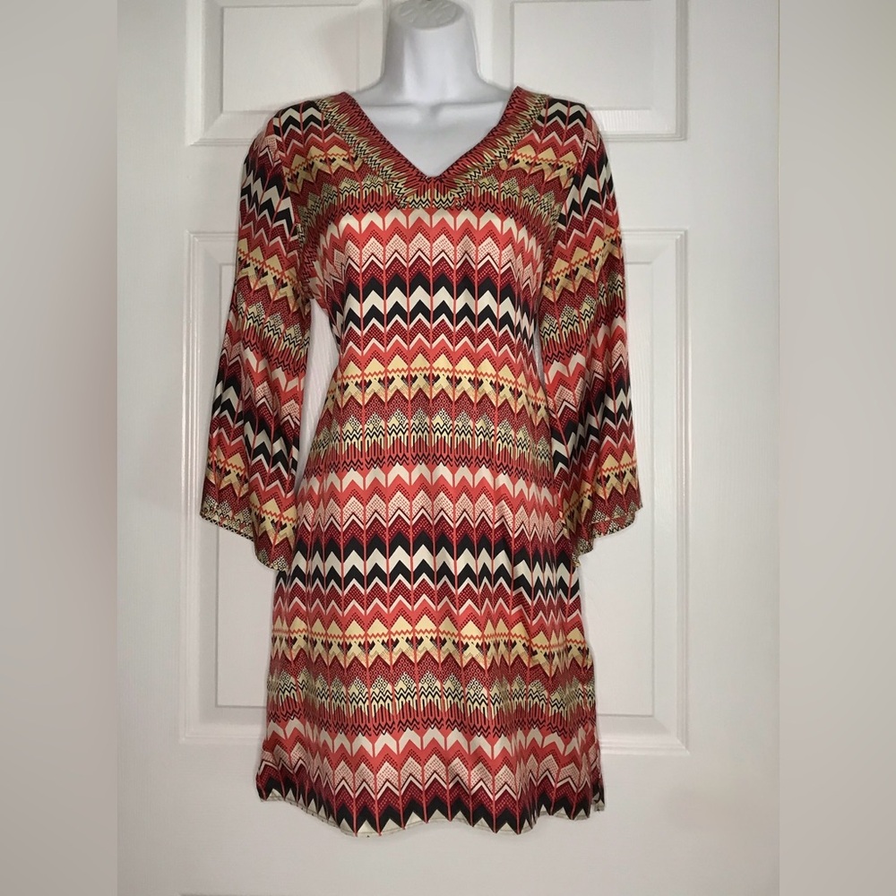 Crème Fraîche Women’s Vibrant Chevron Silk-Blend 3/4 Sleeve V-Neck Dress M